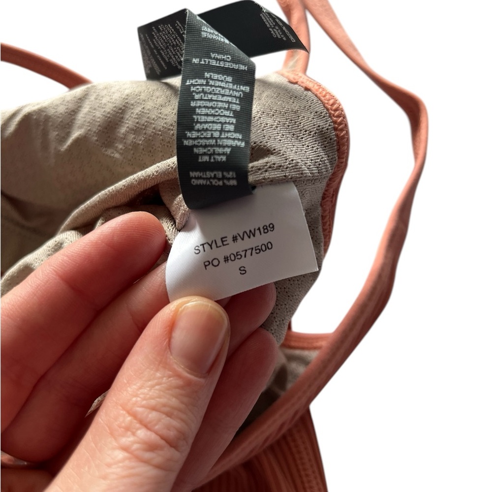 Vuori Rib Crop Tank - Picture 8 of 9